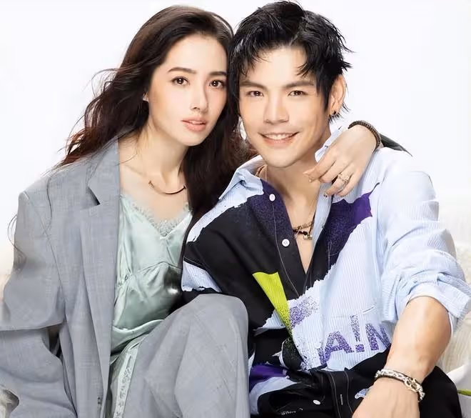 郭碧婷與向佐疑婚變！9月未同框還取關男方，此前獨自帶娃顯憔悴