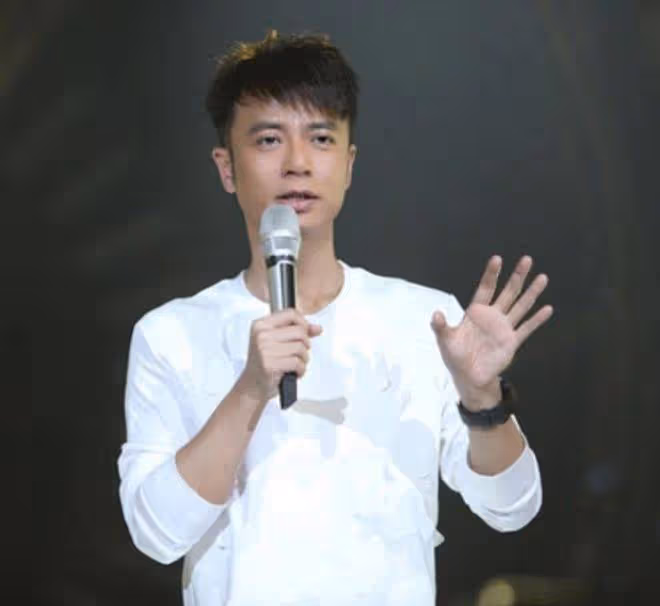 李克勤：被富商灌酒後直言，一月開銷100多萬。不賺錢怎麼生存