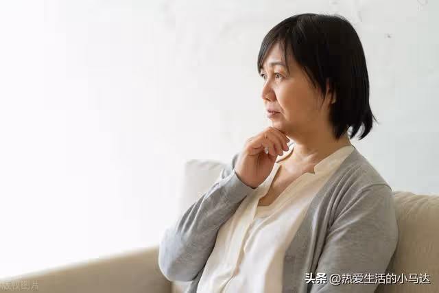 跟親家公搭夥生活兩年了，他過得很自在，而我卻時刻想散夥回家