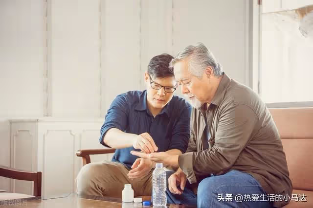 晚年在女婿家養老，人人誇我命好，卻不知這是我拿三樣東西換來的