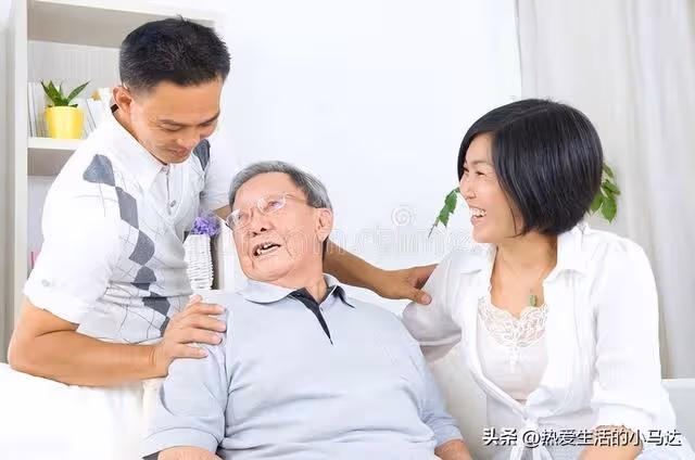 晚年在女婿家養老，人人誇我命好，卻不知這是我拿三樣東西換來的