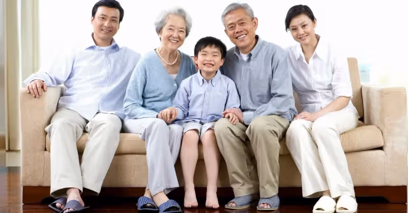 53歲男人的傾訴：把母親接到身邊養老，卻差點毀了我的婚姻和家庭