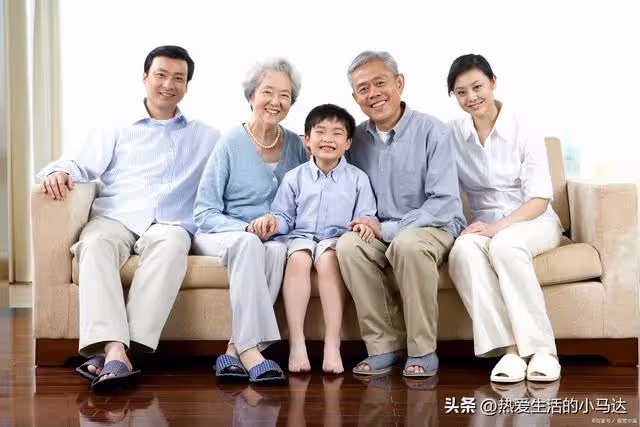 53歲男人的傾訴：把母親接到身邊養老，卻差點毀了我的婚姻和家庭