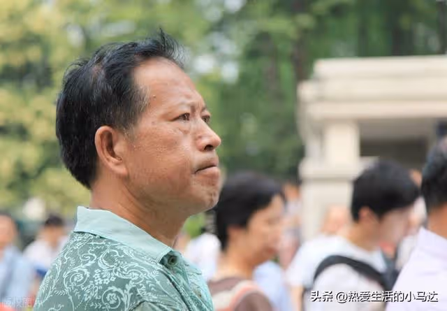 53歲男人的傾訴：把母親接到身邊養老，卻差點毀了我的婚姻和家庭