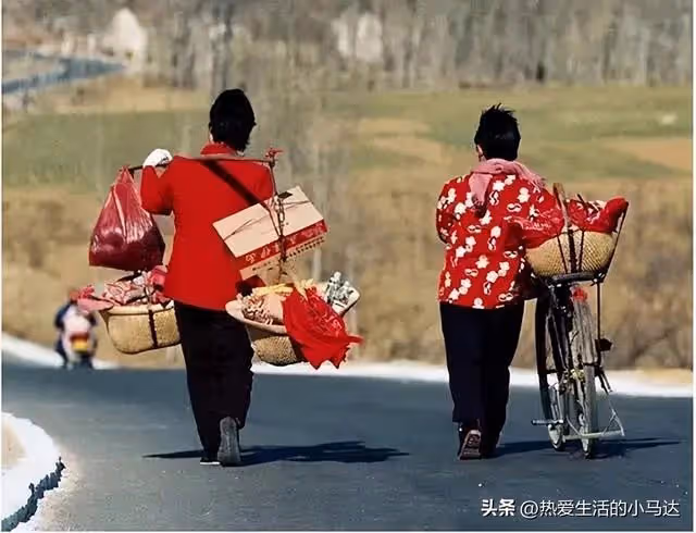 人到中年我才發現：父母不在了，兄弟姐妹大多連親戚都做不成了