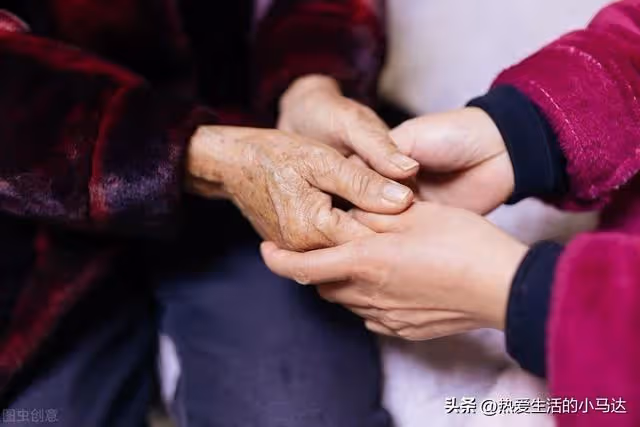 人到中年我才發現：父母不在了，兄弟姐妹大多連親戚都做不成了