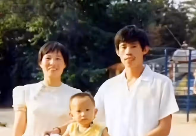61歲男演員酒桌發飆惹爭議!當場摔杯氣憤離場,指責女性言語粗魯