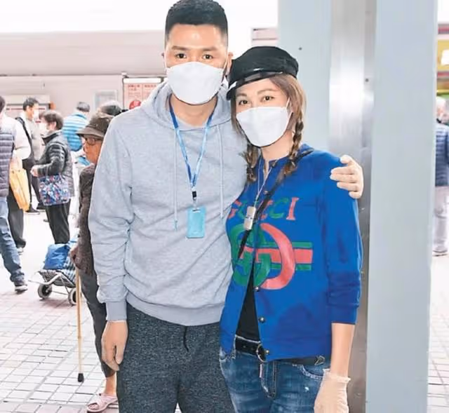 旅行艷遇!香港知名女星被外國人偷拍兼邀約會,曾與商人閃婚閃離