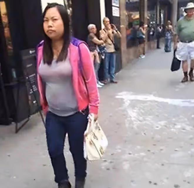 鳳姐:用中文發感慨,疑似在美國被人欺負不受尊重,後悔出國了!
