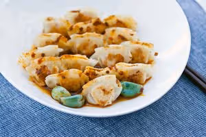 煎餃子（速凍餃）