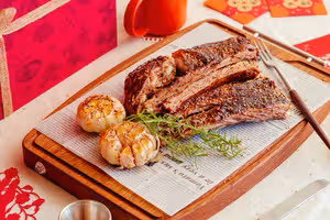 酥香烤羊排