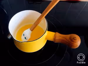 簡易版黃油餅乾底牛奶芝士慕斯蛋糕
