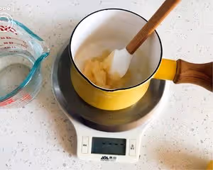 簡易版黃油餅乾底牛奶芝士慕斯蛋糕