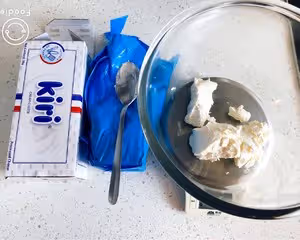簡易版黃油餅乾底牛奶芝士慕斯蛋糕