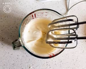 簡易版黃油餅乾底牛奶芝士慕斯蛋糕