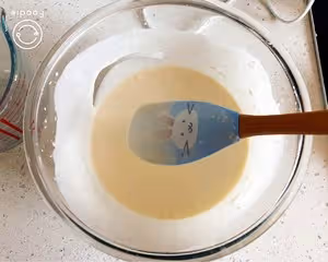 簡易版黃油餅乾底牛奶芝士慕斯蛋糕