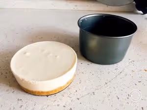 簡易版黃油餅乾底牛奶芝士慕斯蛋糕