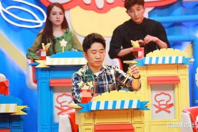 楊迪生日發視頻點名粉絲:四個站子跑路三個,粉絲眾籌不到4260元!