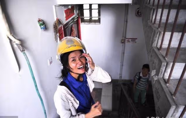 父不管!單親媽帶著9歲癲癇兒子送外賣,一天奔波十幾小時,跑到電動車沒電,從不敢休息:為了孩子多累都願意