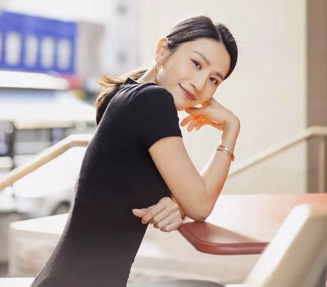 香港知名女星婚後卷富豪飯局！因醜聞事業盡毀，轉型成百萬網紅