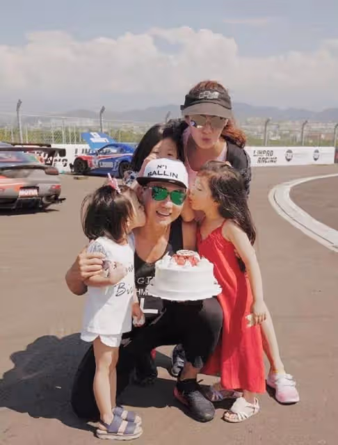劉畊宏有三個女兒，宇恩是個男孩，留了三年的頭髮，原因感動網友