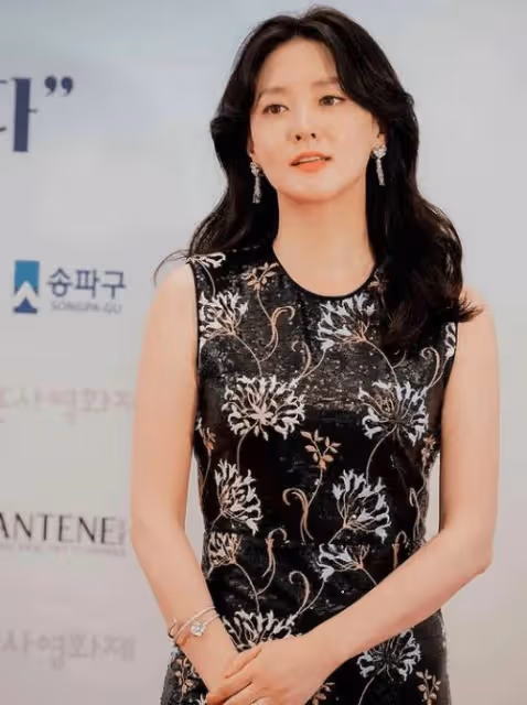 被稱為「海外林青霞」，難忘的《大長今》，「氧氣美女」李英愛