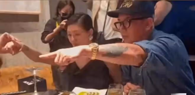 大s抗壓能力有多強?懶理風波,元旦和好友聚餐,為老公宣傳活動