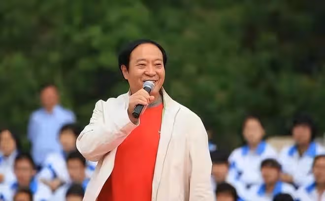 落寞的牛群,終究為他的「不安分」付出了代價