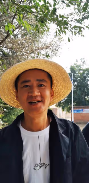 李嘉明千里進京感謝恩人游本昌老師，網友驚訝道還有這個故事