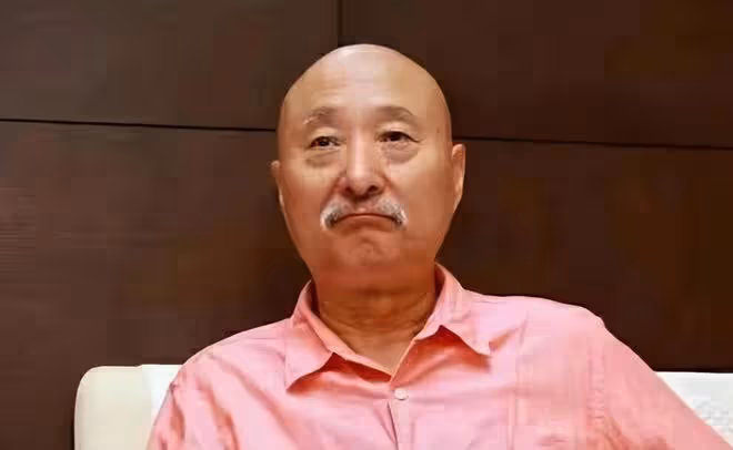 曝陳佩斯母親因病去世!生前精神好突遭惡化,全家人悲痛悼念