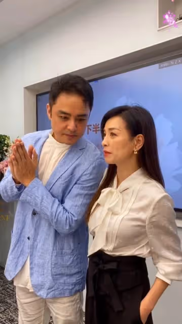 明道曬兒子高清側臉,2歲小小明臉頰圓潤,長得太像媽媽王婷萱