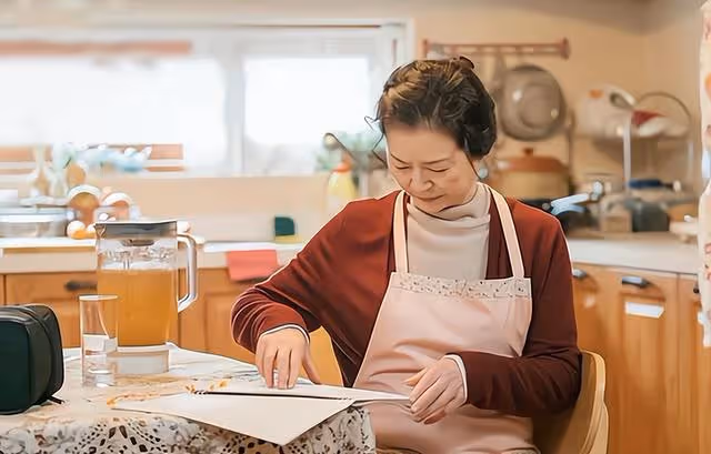 年關將近兒女歸，再婚老伴腳底抹油忙開溜：十幾口人，你自己伺候