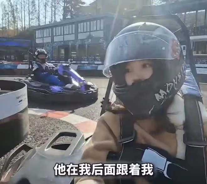 王冰冰化身賽車女神顏值吸睛!身材變瘦甜美酷辣,回歸央視受重用