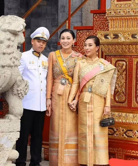 太荒唐!瑪哈國王不顧長女病危給小公主高調慶生,泰國民眾憤怒