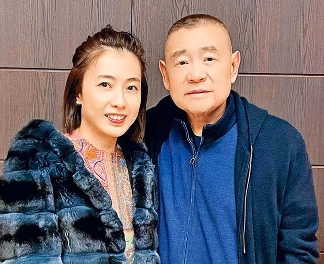 甘比深夜發歌詞,疑似隔空對話呂麗君,稱其不會有好結果