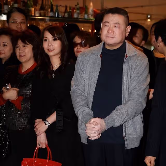甘比深夜發歌詞，疑似隔空對話呂麗君，稱其不會有好結果