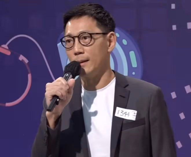 劉愷威前女友回港過年!隔5個月見老公子女很激動,抱成一團大哭