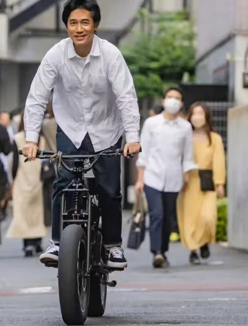梁朝偉日本生活近況!高級餐廳吃魚翅太享受,60歲穿千元衣氣質好
