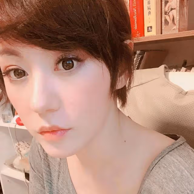 姐弟戀開花結果!41歲知名女星承認去年底秘婚,曾陷同性戀疑雲
