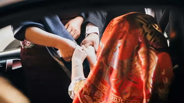 丈母娘在女婿家住了十二天,吃飯時四歲外孫說:爸爸說你不要臉