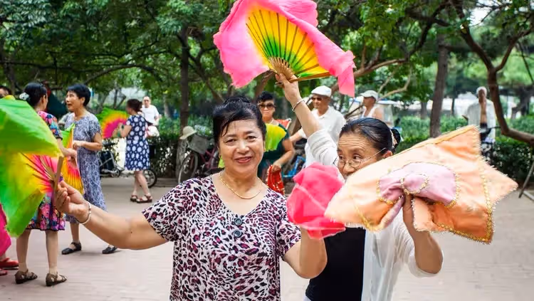 丈母娘在女婿家住了十二天,吃飯時四歲外孫說:爸爸說你不要臉