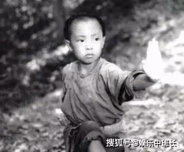 富大龍8歲出道9歲獲獎,31歲成三料影帝,卻只能送外賣租房住