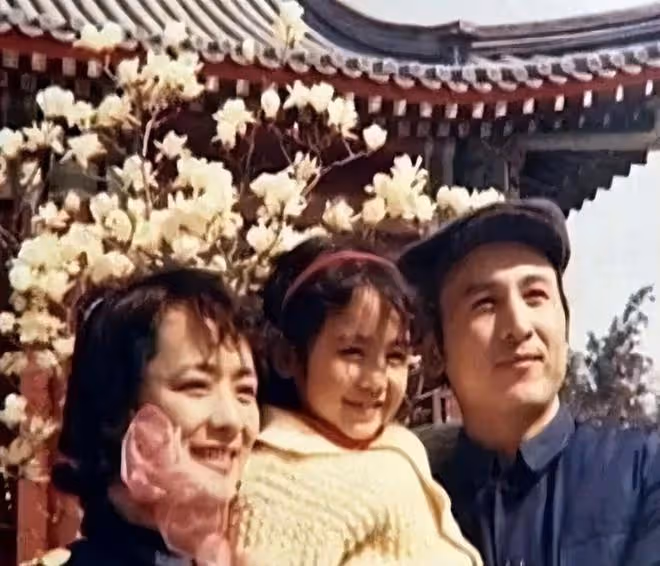 送別!75歲歌唱家謝莉斯病逝,代表作有《鄉間的小路》《祝願歌》