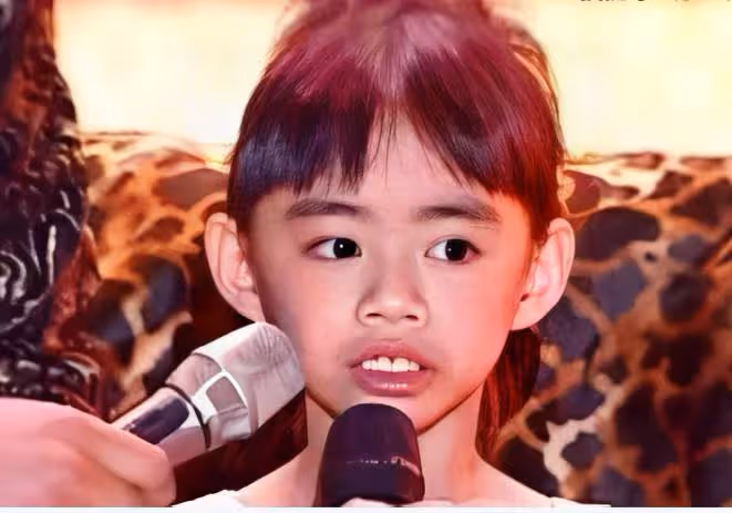 有一種「打臉」叫信的女兒，當年嫌她齙牙香腸嘴，如今美的令人心動