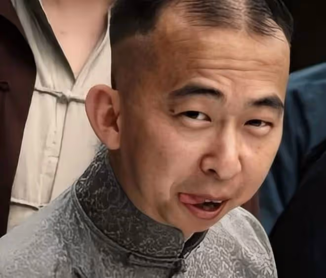 巨興茂小15歲嬌妻曬孕照,穿抹胸四肢仍纖細,北京豪宅養胎很滋潤
