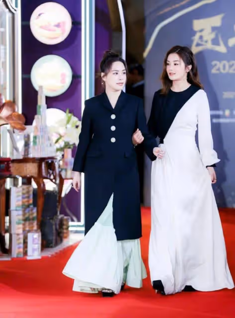 女星走紅毯猶如「照妖鏡」,誰在優雅老去,誰在瘋狂填充?