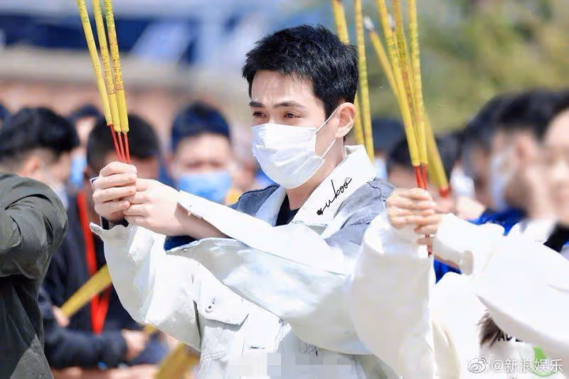 朱一龍生日當天新劇《叛逆者》官宣,寸頭造型曝光,驚喜連連