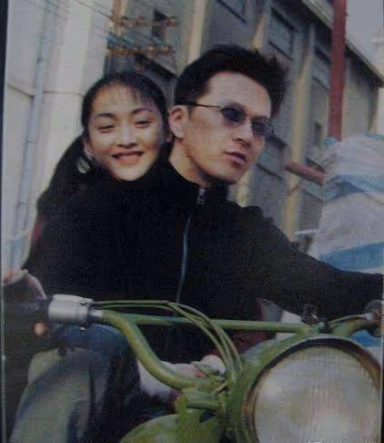 差點兒和王菲成為妯娌的周迅:愛情來時狠狠愛,愛情走時不回頭