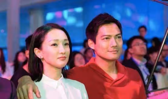 差點兒和王菲成為妯娌的周迅:愛情來時狠狠愛,愛情走時不回頭