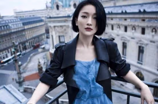 差點兒和王菲成為妯娌的周迅:愛情來時狠狠愛,愛情走時不回頭